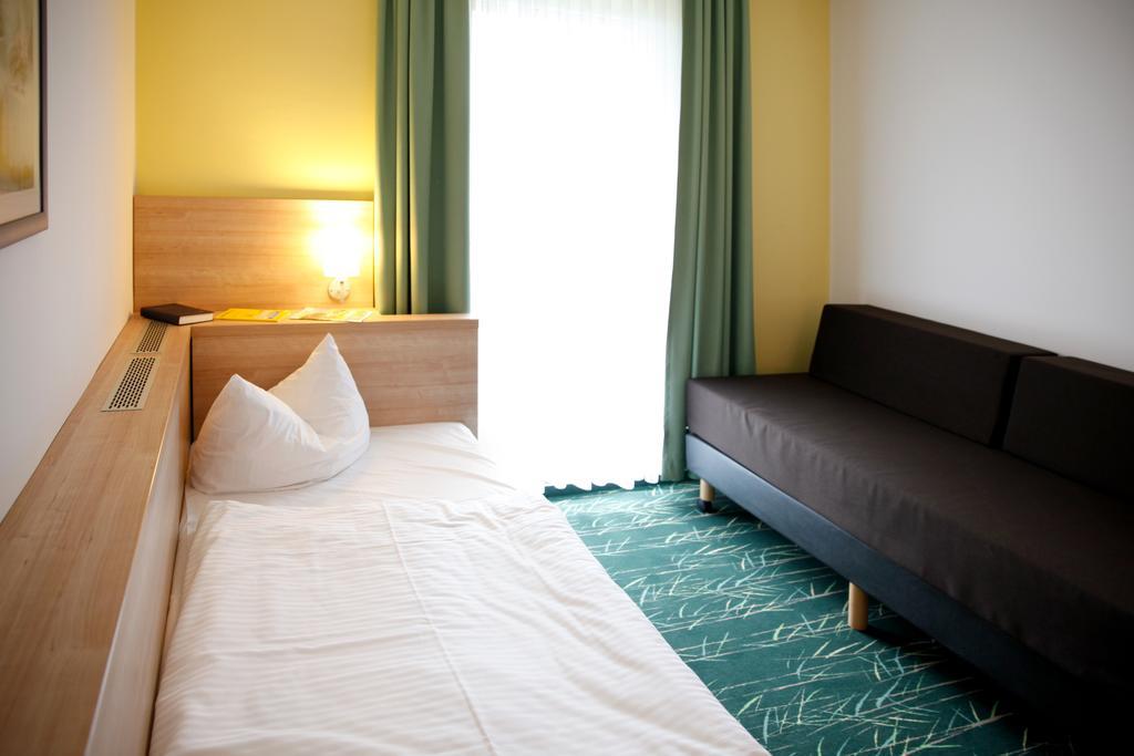 Sonnenhotel Feldberg Am See Mit Schwimmbad, Sauna Und Dampfbad Feldberger Seenlandschaft Habitación foto