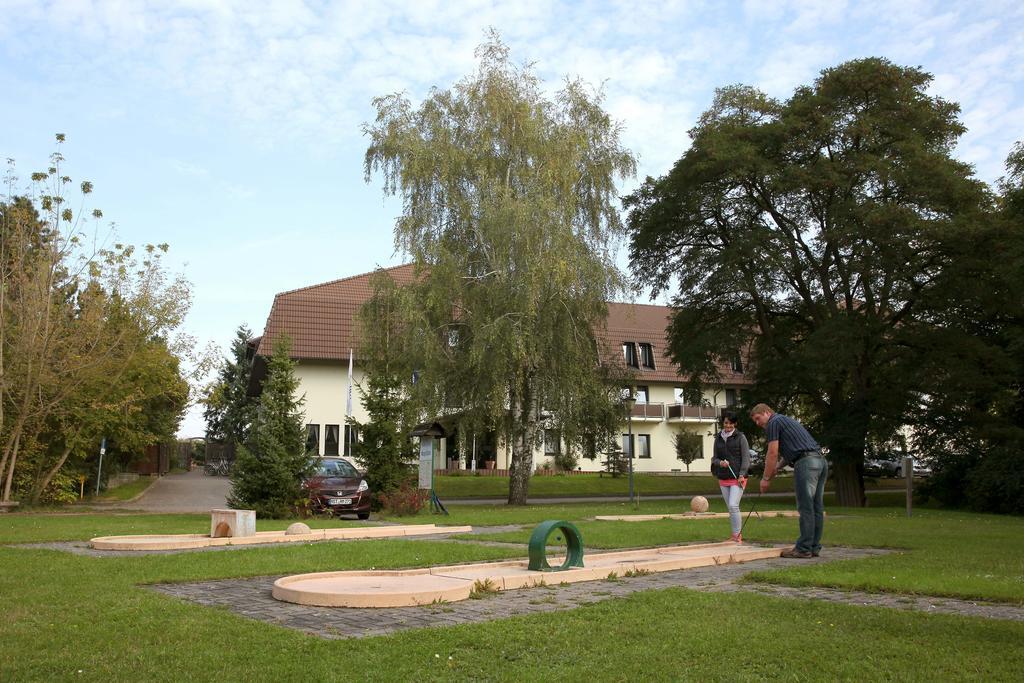Sonnenhotel Feldberg Am See Mit Schwimmbad, Sauna Und Dampfbad Feldberger Seenlandschaft Exterior foto