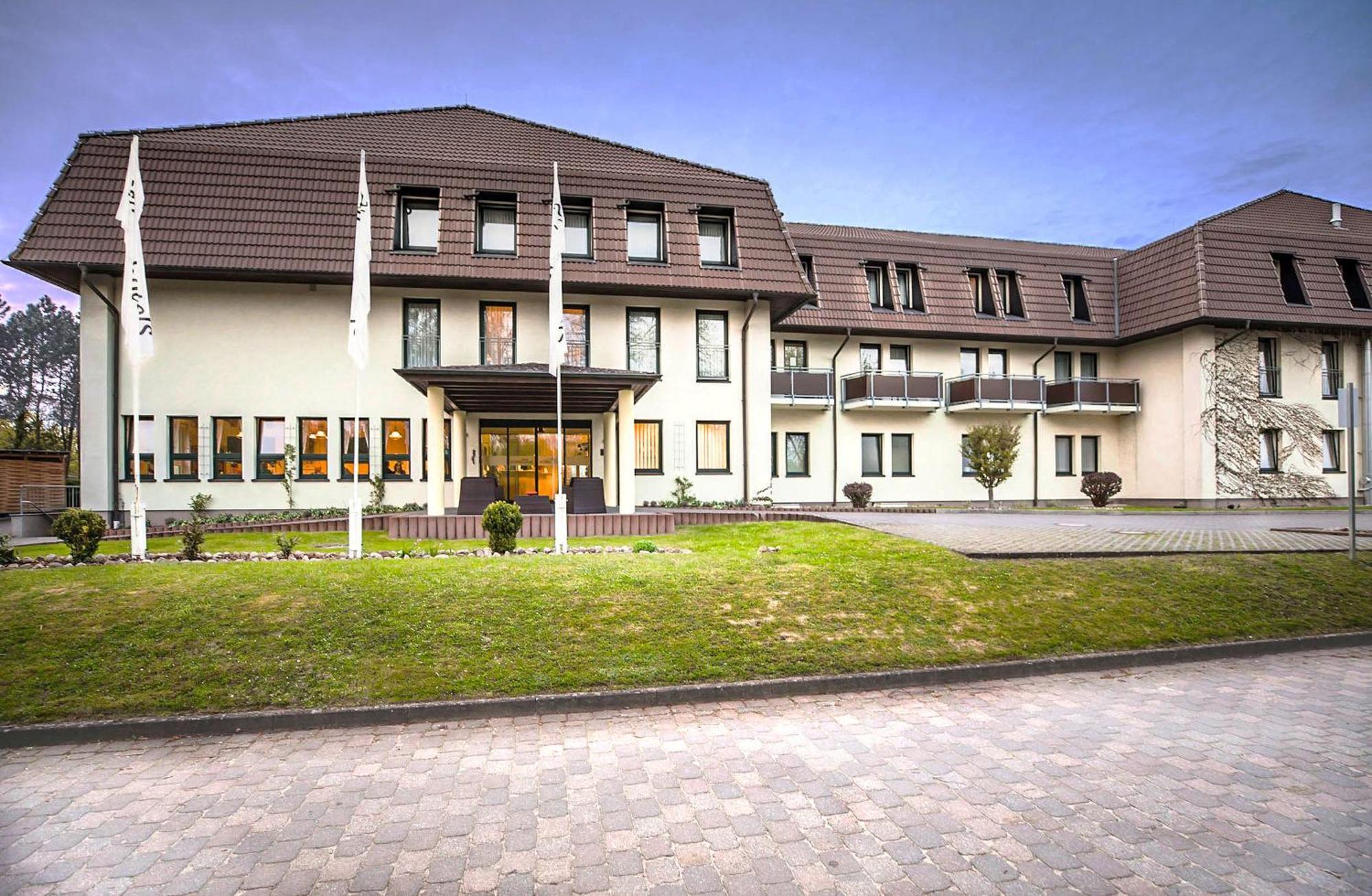 Sonnenhotel Feldberg Am See Mit Schwimmbad, Sauna Und Dampfbad Feldberger Seenlandschaft Exterior foto